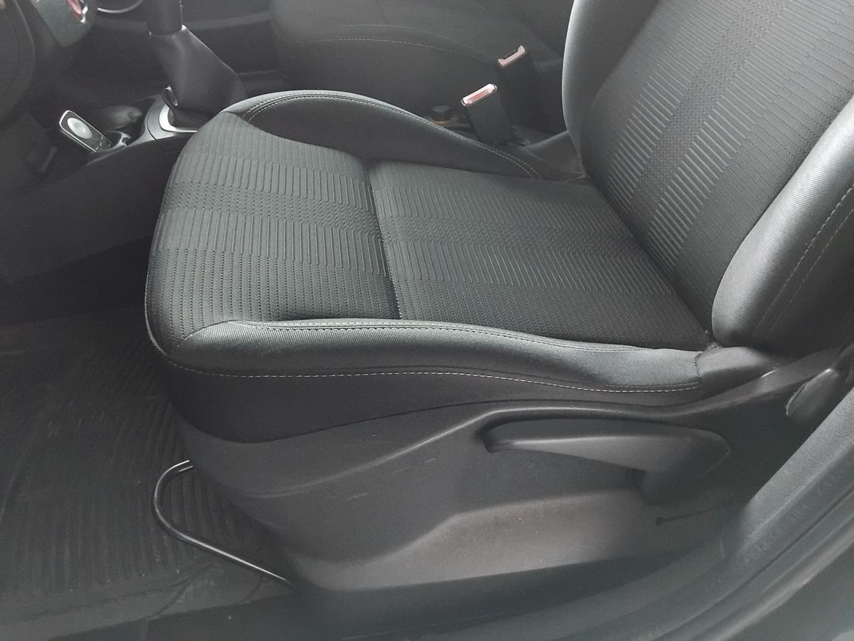 Renault Clio III Grandtour orig Sitz vorn links Fahrersitz Stoff d-grau BJ2009