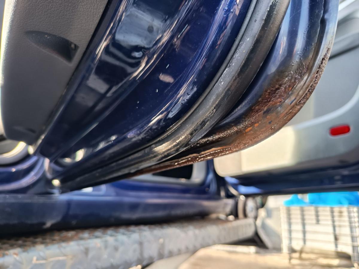 VW Touran 1T original T&uuml;r hinten rechts Fond B5N Indigoblau Bj 2006