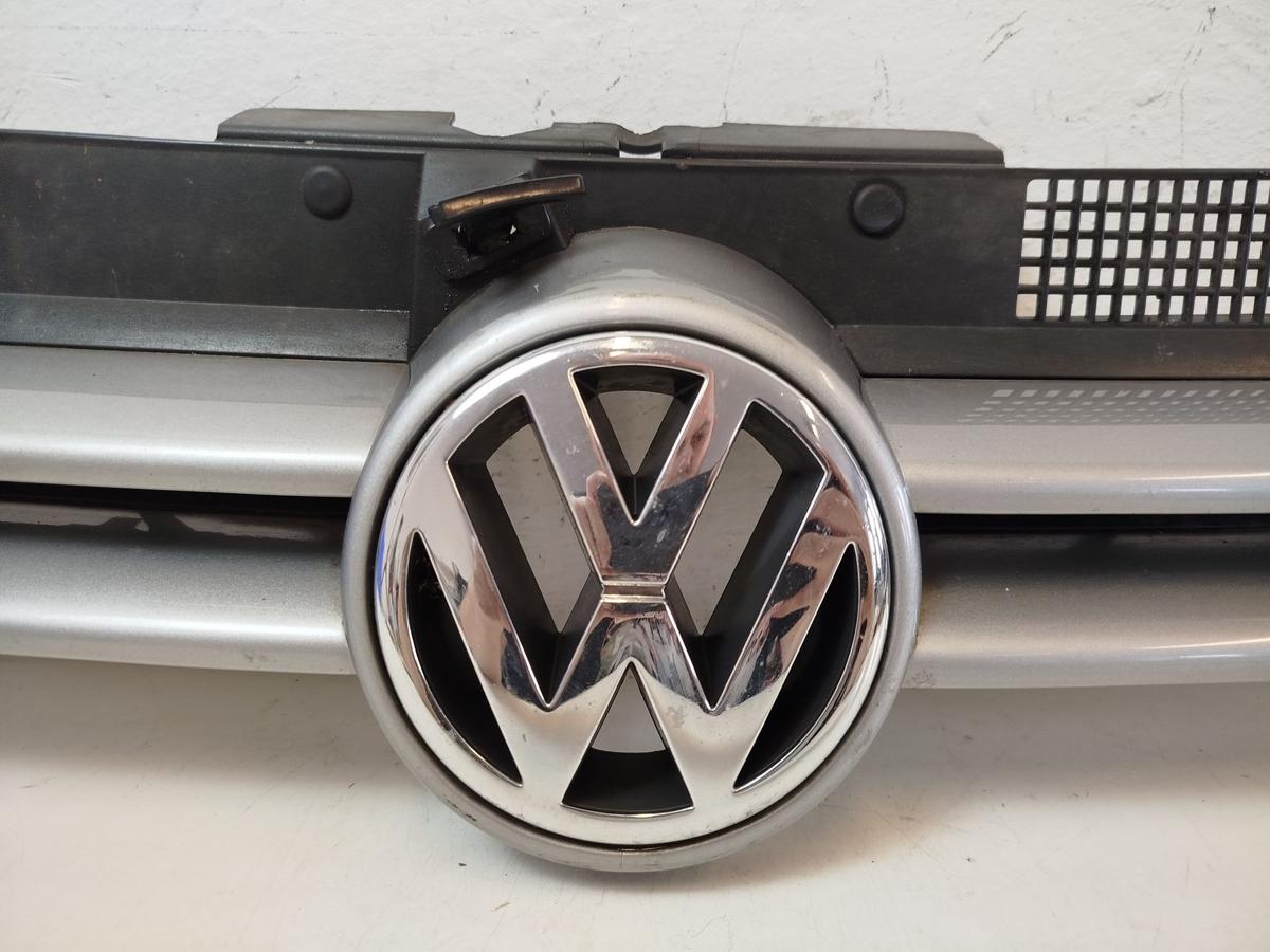 VW Golf 4 IV 1J K&uuml;hlergrill vorn Grill Frontgrill mit VW Logo LD7V Silbergrau