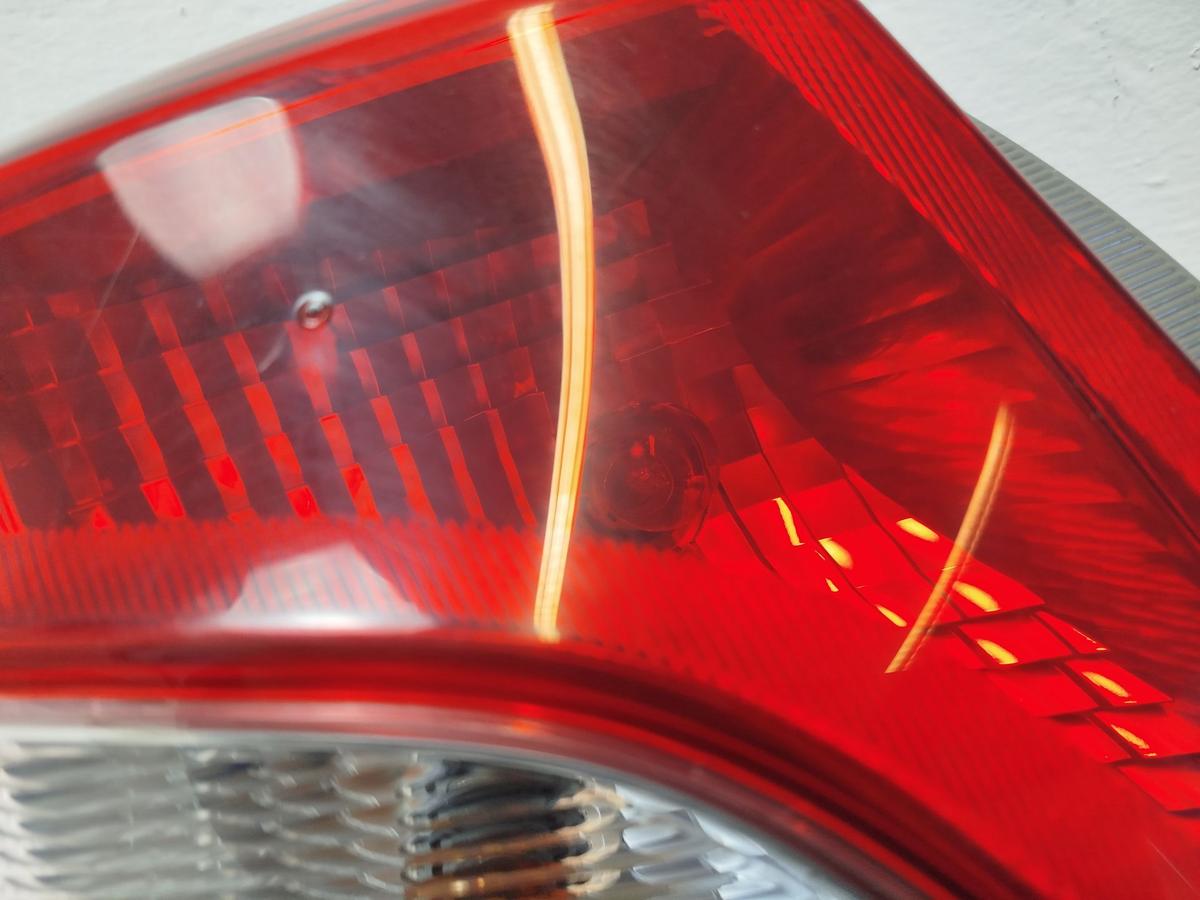 Toyota Yaris XP13 R&uuml;ckleuchte links R&uuml;cklicht Heckleuchte kein LED 10-14
