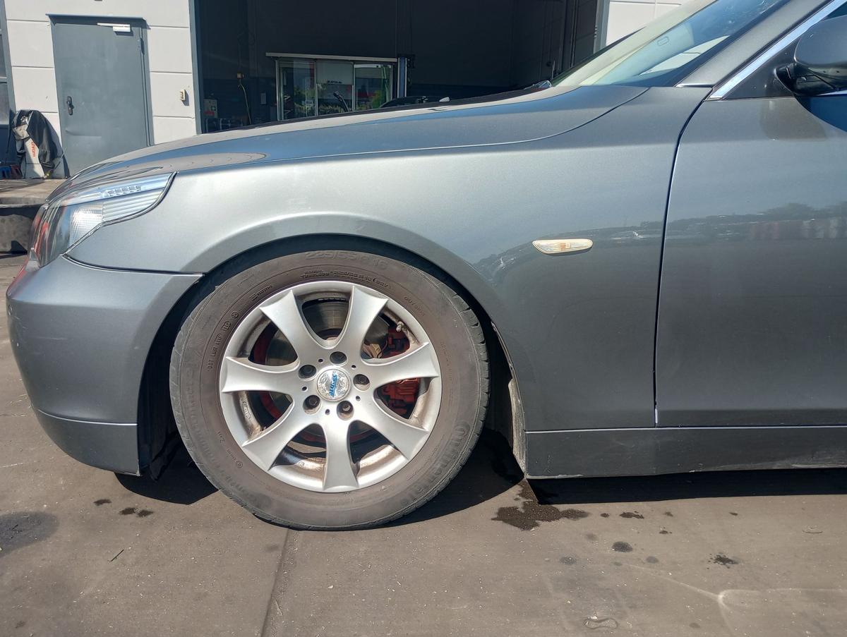 BMW 5er E60 original Kotflügel links Fahrerseite A36 Titangrau Bj 2005