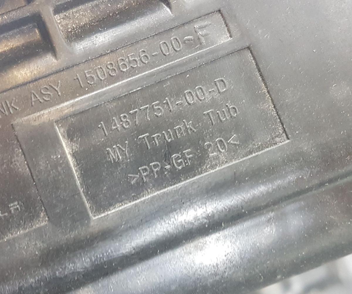 Tesla Model Y Heckboden Kofferraumwanne hinten Bj2022 1487751-00-D