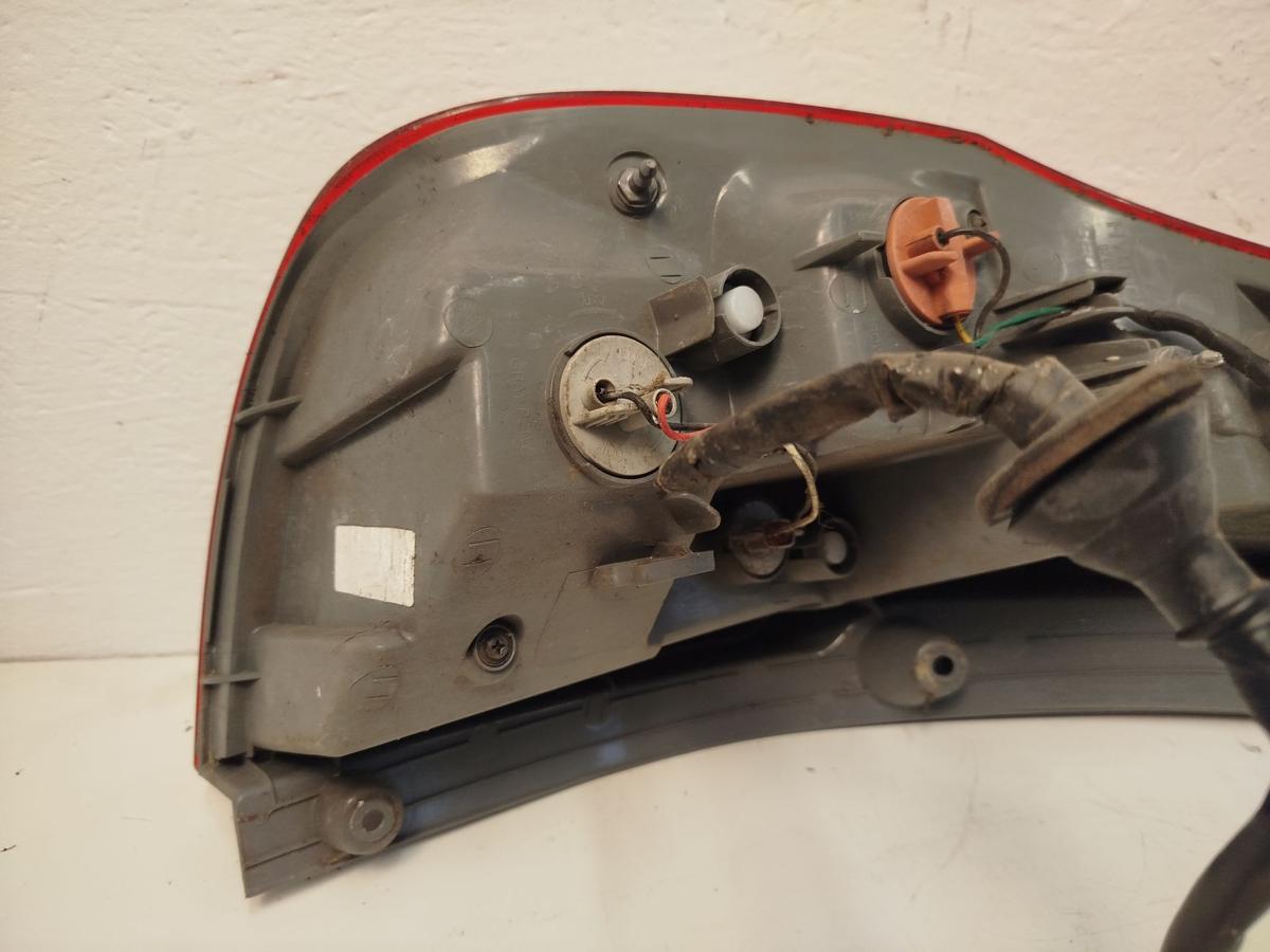 Hyundai I30 CW FD R&uuml;ckleuchte Schlu&szlig;leuchte R&uuml;cklicht hinten rechts Kombi