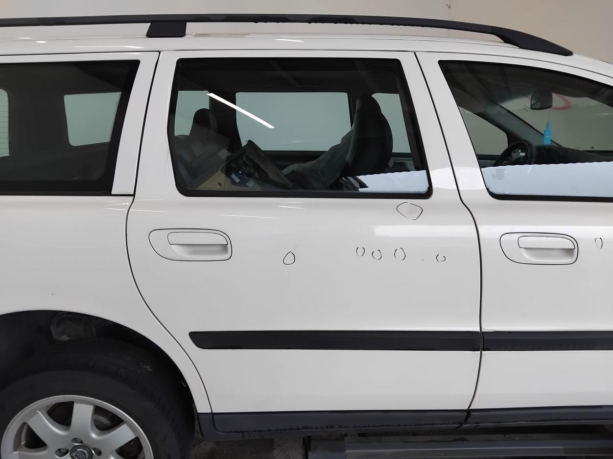 Volvo V70 II Kombi T&uuml;r hinten rechts weiss White Solid BJ2002