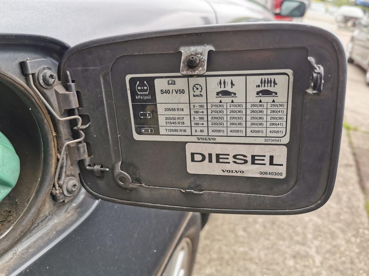 Volvo V50 M Tankdeckel Tankklappe Tankverschluss 45500 Titanium Grey pearl