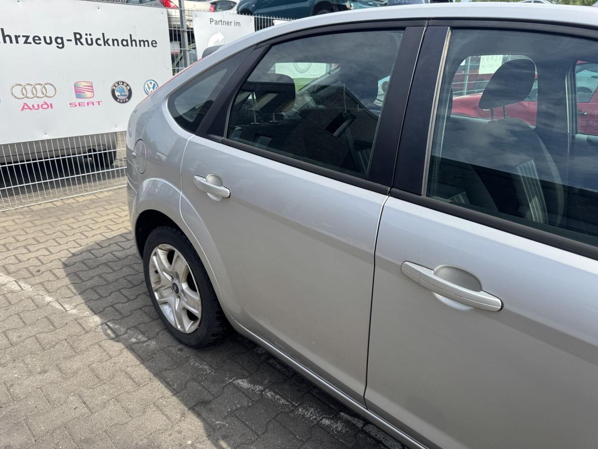 Ford Focus 2 original T&uuml;r hinten rechts Polar Silber Flie&szlig;heck Facelift Bj.2009