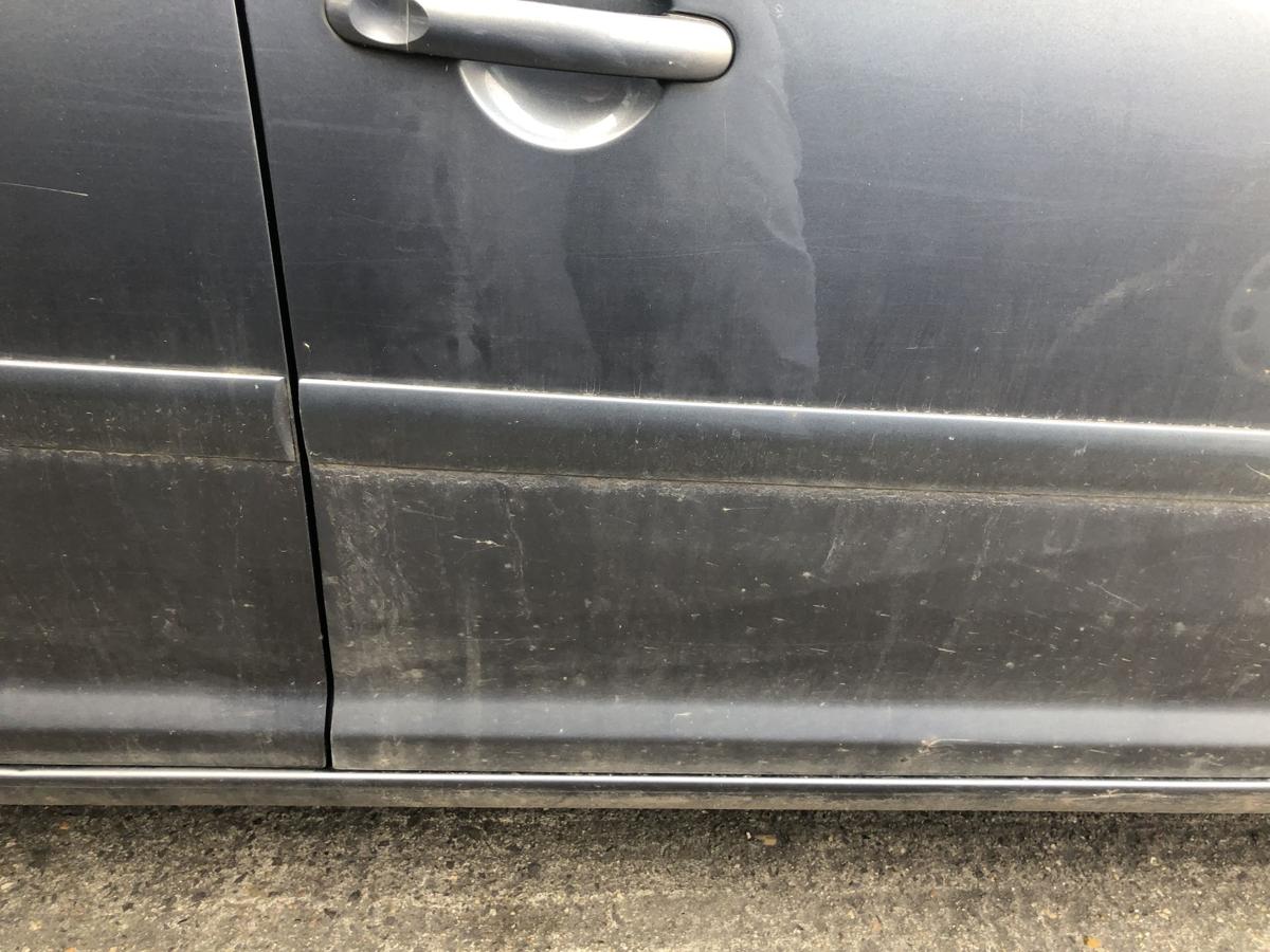 VW Touran 1T 1T1 T&uuml;r vorn rechts Beifahrert&uuml;r LD7X Platingrau Metallic