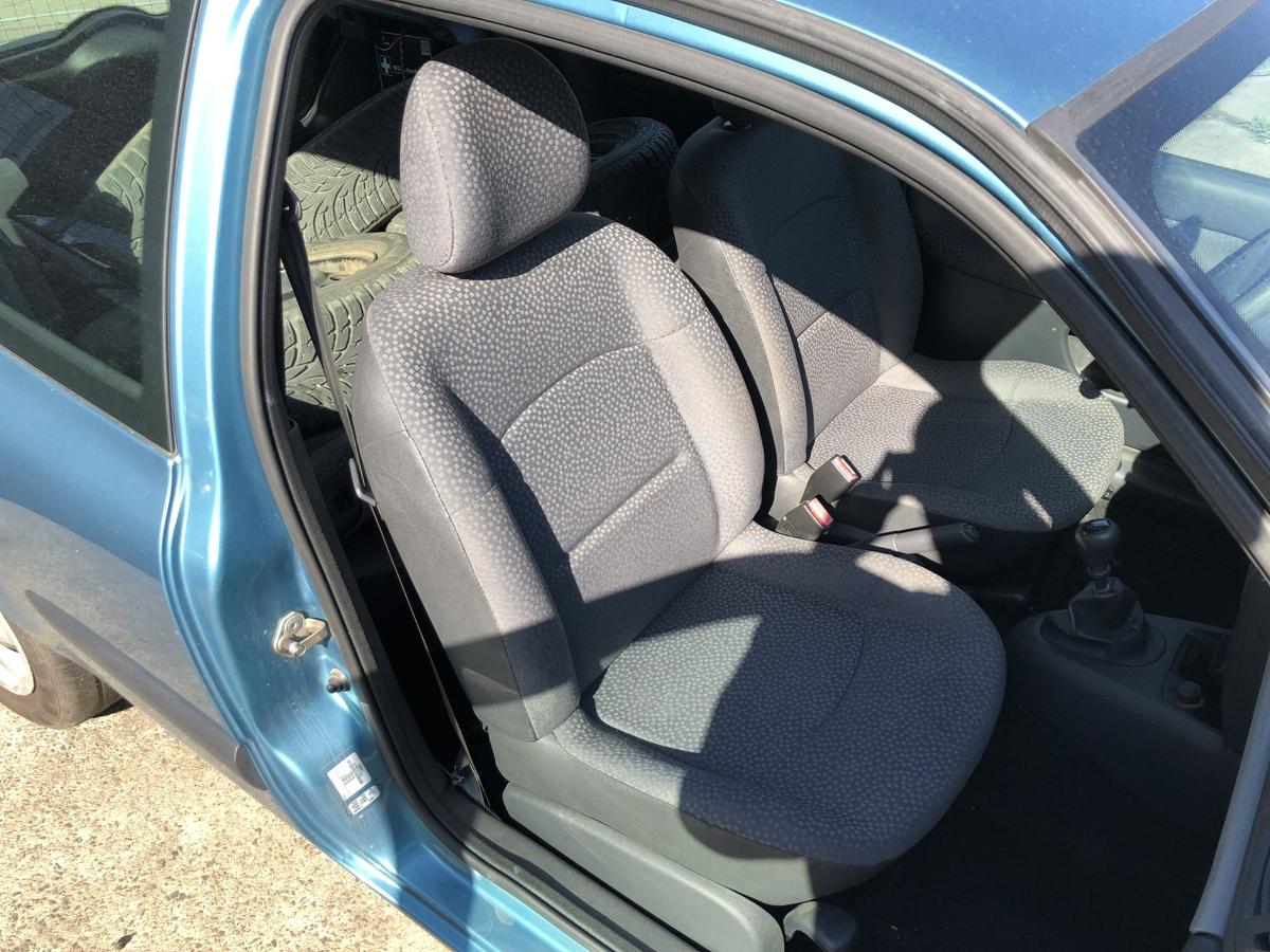 Renault Clio II 2 Campus Sitz vorn rechts Beifahrersitz 3 t&uuml;rer Stoffsitz