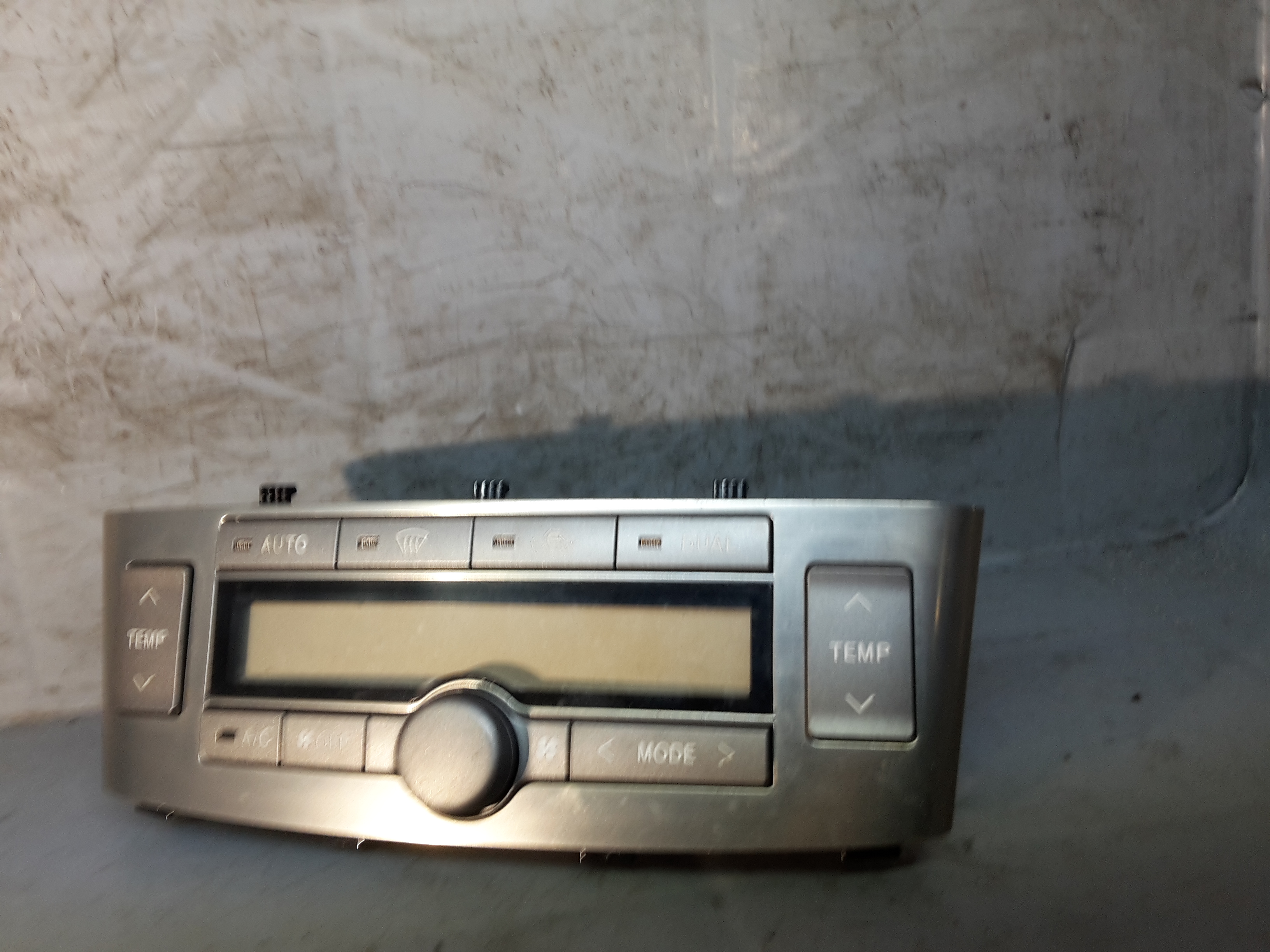 Toyota Avensis Kombi T25 Bj. 2004 org. Bedienelement f&uuml;r Klimaanlage-, automatik