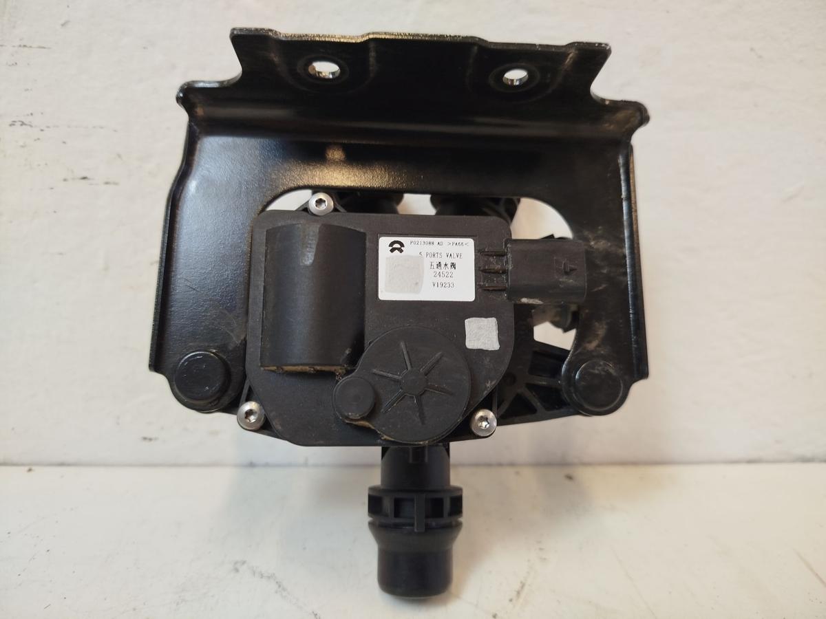 NIO ET7 Elektro Zusatzwasserpumpe mit 5 Wegeventil Ventil K&uuml;hlkreislauf