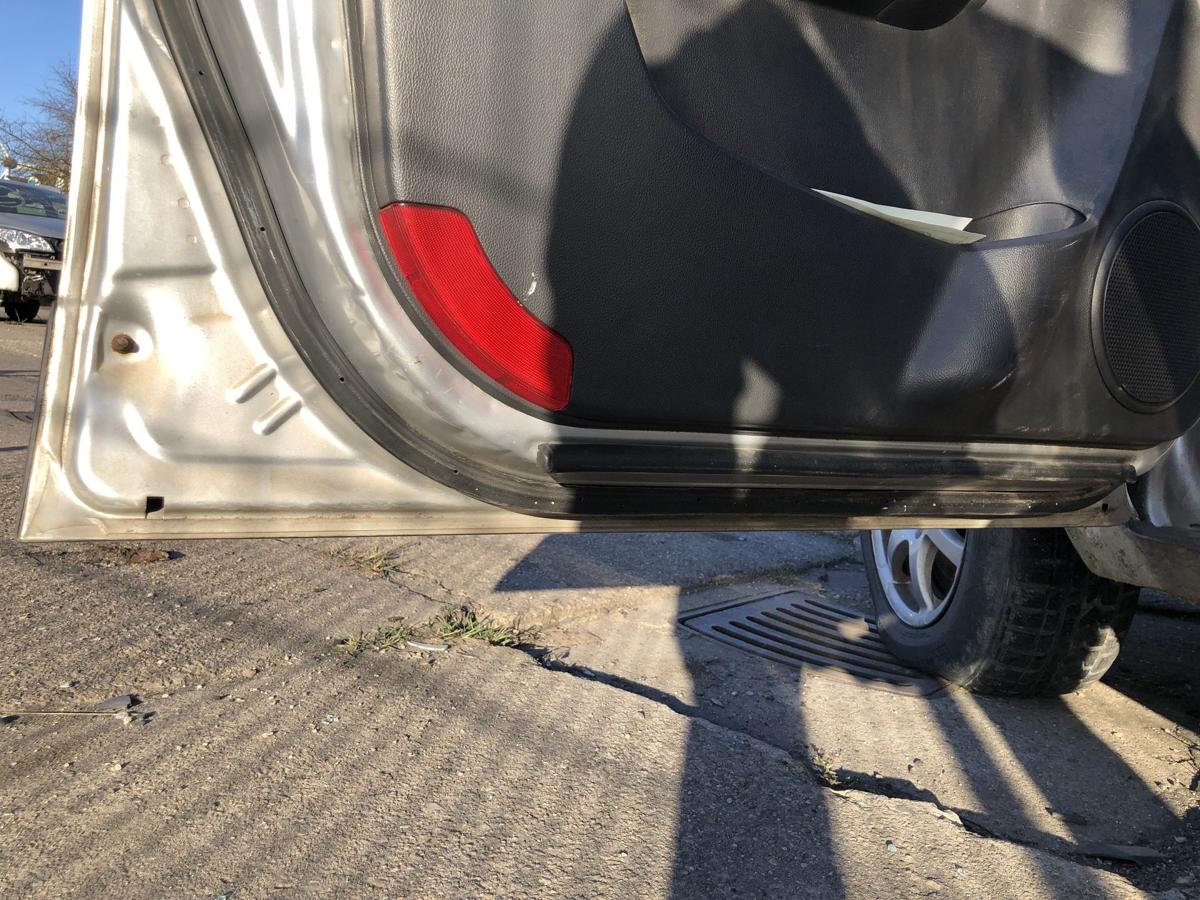 Chevrolet Captiva KLAC T&uuml;r vorn links Fahrert&uuml;r im Rohbau silber Autot&uuml;r