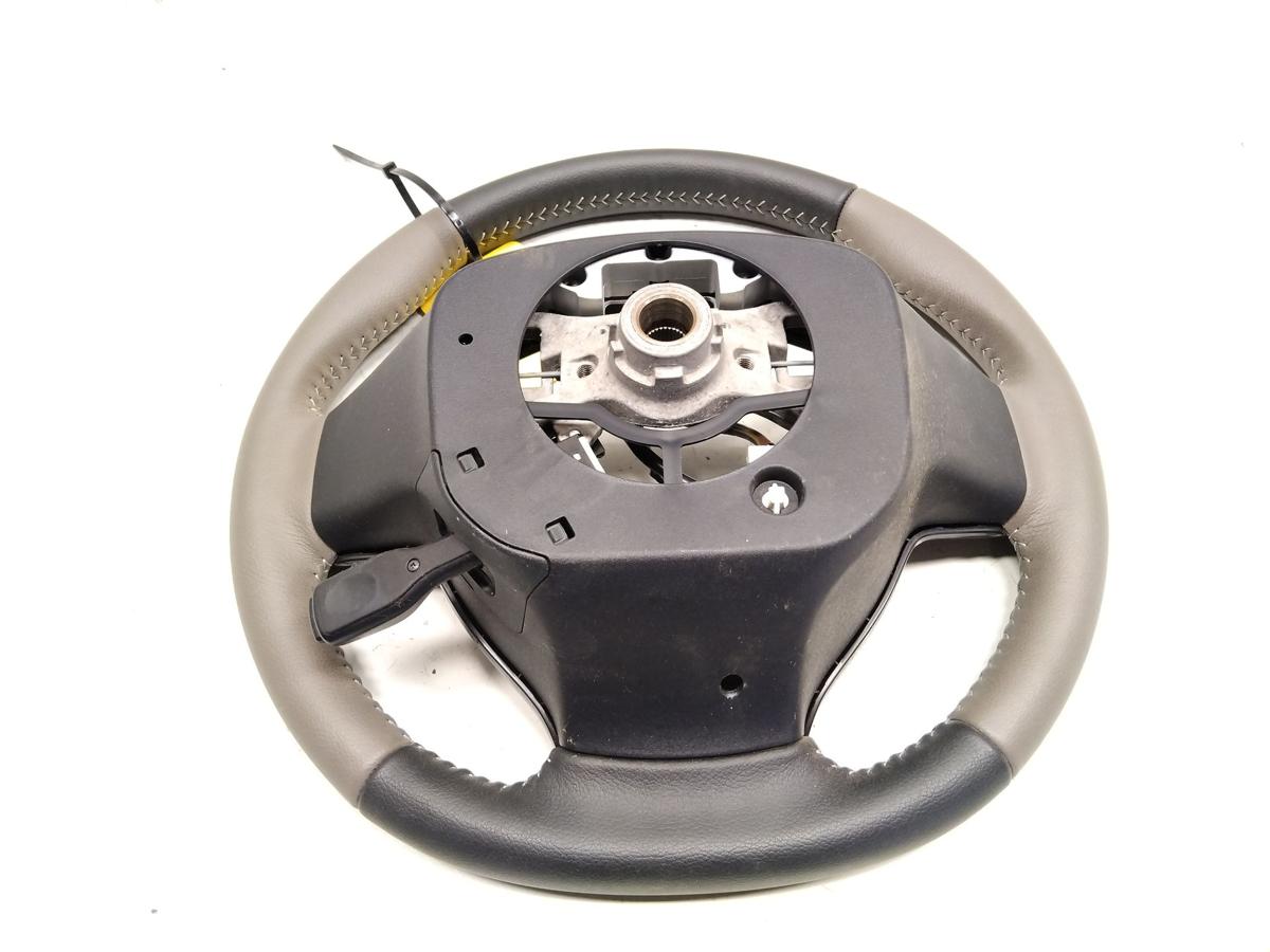 Toyota Yaris 3 Hybrid XP13 Phase 3 original Lederlenkrad schwarz grau Bj.2020