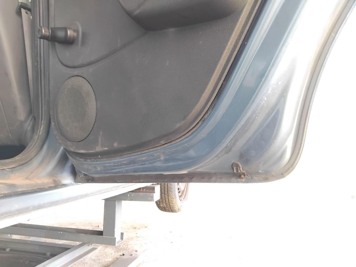 Dacia Sandero 1 Tür hinten rechts blaumetallic TERNF BJ2009