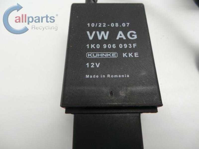 VW Passat B7 3AF 3AA 1,4TSI Steuergerät Kraftstoffpumpe 1K0906093F