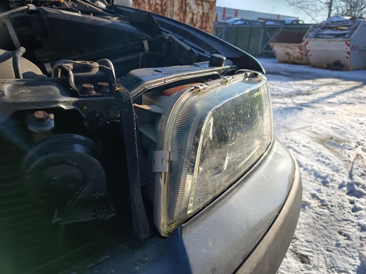 Volvo V40 original Scheinwerfer links Halogen/Haupt/Licht/Front Bj 2001