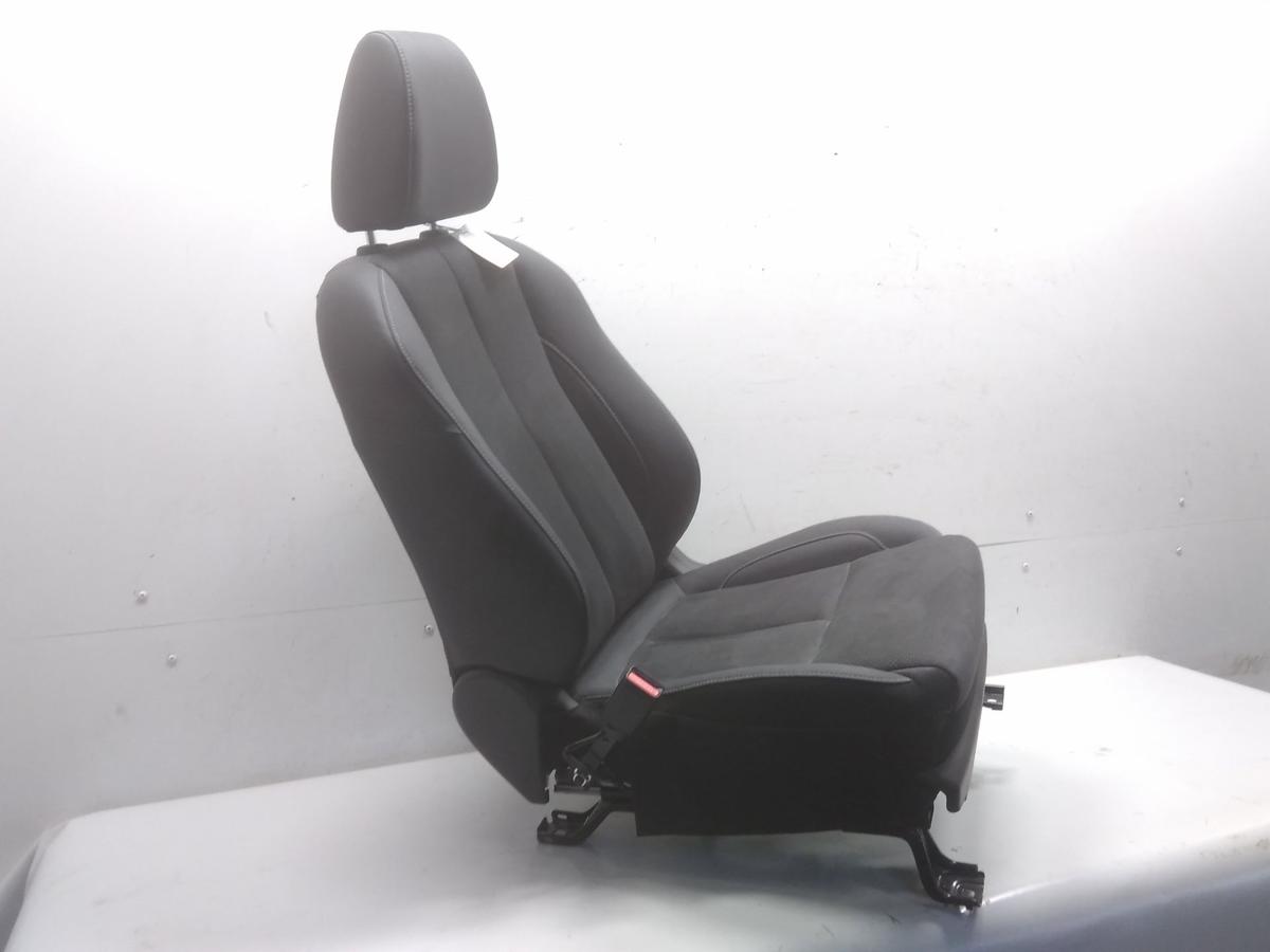 Mitsubishi Eclipse Cross Sitz vorn links Fahrersitz beheizt Bj.2024
