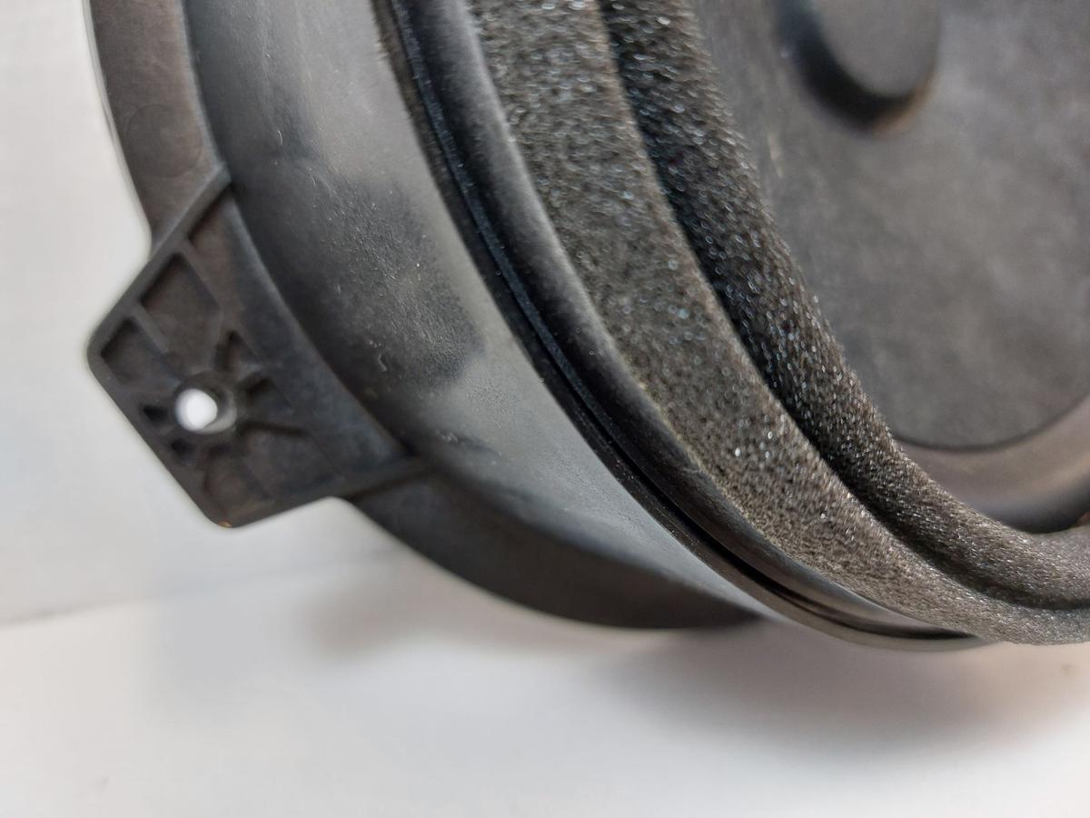 NIO EL6 Elektro SUV Lautsprecher T&uuml;r hinten links T&uuml;rlautsprecher Box Tiefton