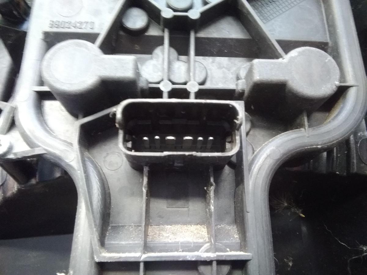 Nissan Primera P12 Stufenheck R&uuml;ckleuchte Heckleuchte links 4-t&uuml;rig Bj.2003