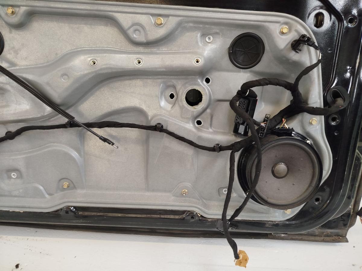 VW Golf 4 IV 1J Tür vorn links Fahrertür nur für 3 türer L041 Brillantschwarz