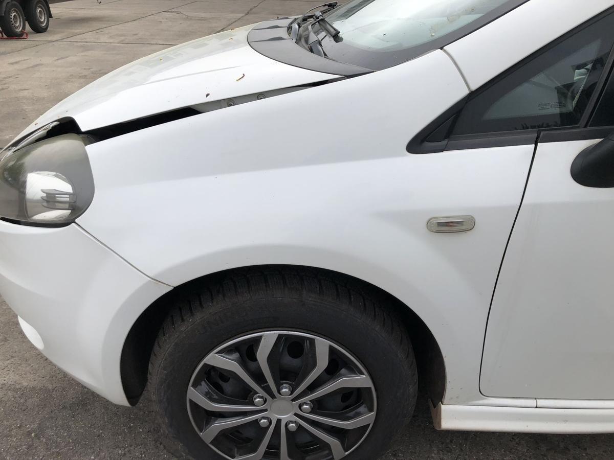 Fiat Grande Punto 199 Kotfl&uuml;gel vorn links Fahrerseite 249F Bianco Santerellina
