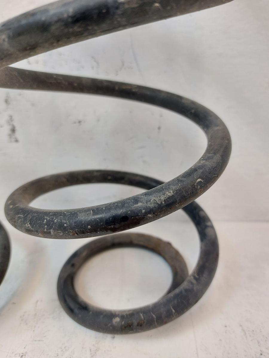 Toyota Yaris XP13 Satz HInterachsfedern Schraubenfeder Achse hinten links rechts