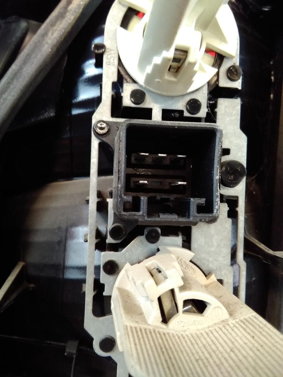 Volvo V70 II Kombi original Rückleuchte Heckleuchte unten rechts BJ2004