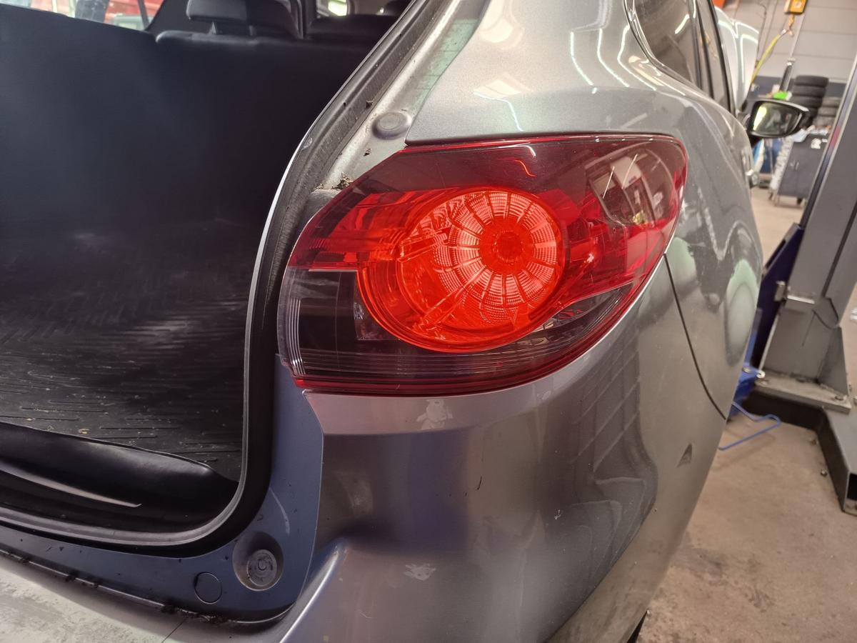 Mazda 6 Kombi GJ orig Rückleuchte rechts außen Heckleuchte Led Bj 2015