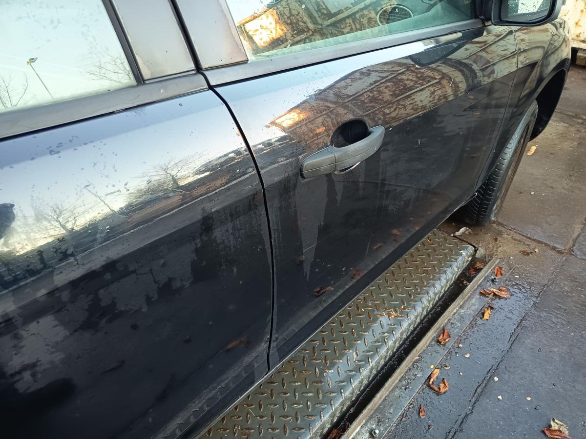 Ford Focus II original T&uuml;r vorn rechts Beifahrer Pantherschwarz Bj 2008