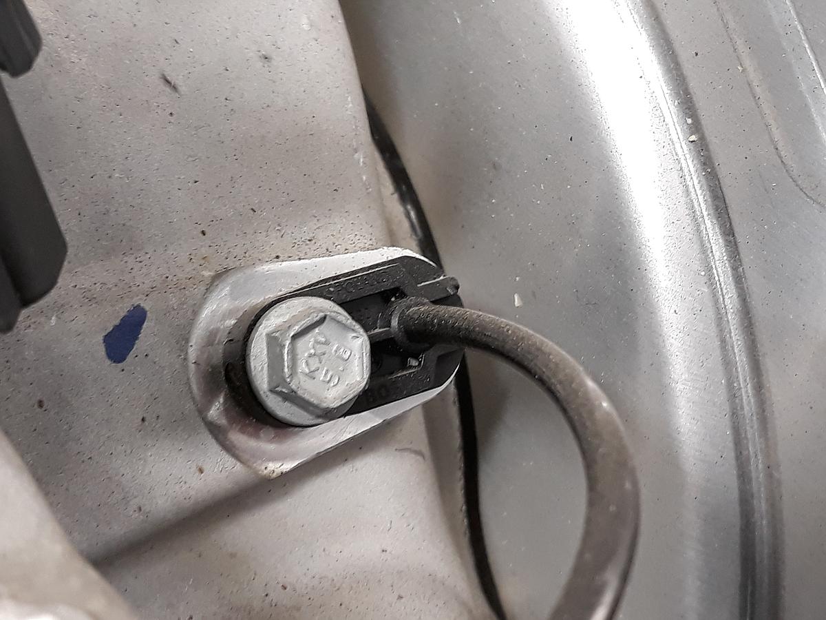 Tesla Model Y original Achsschenkel Radlagergeh&auml;use hinten links 1188411-00-F