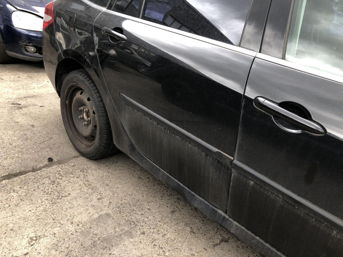 Renault Laguna III 3 T&uuml;r hinten rechts Fondt&uuml;r im Rohbau NV676 Black Noir Nacre