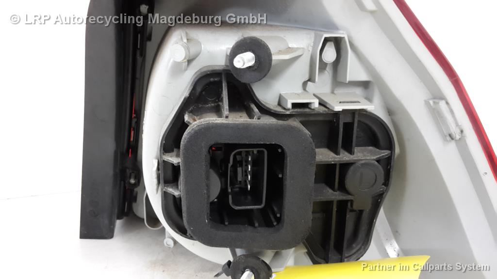 VW Golf 5 V_1K Bj.03 Rücklicht links außen Ecke 1K6955111C VISTEON