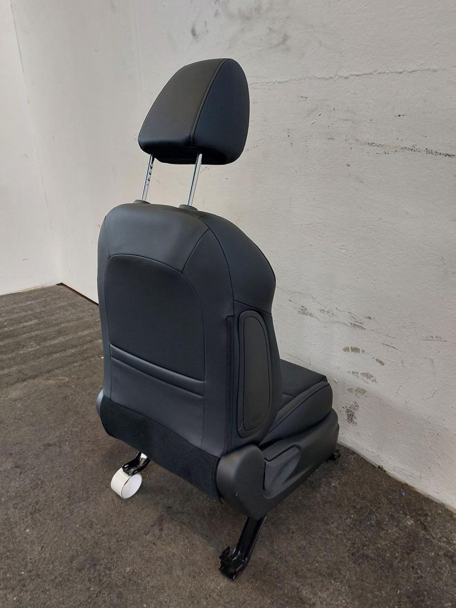Mitsubishi Eclipse Cross GK0 ab21 Sitz vorn rechts Beifahrersitz mechanisch OEM
