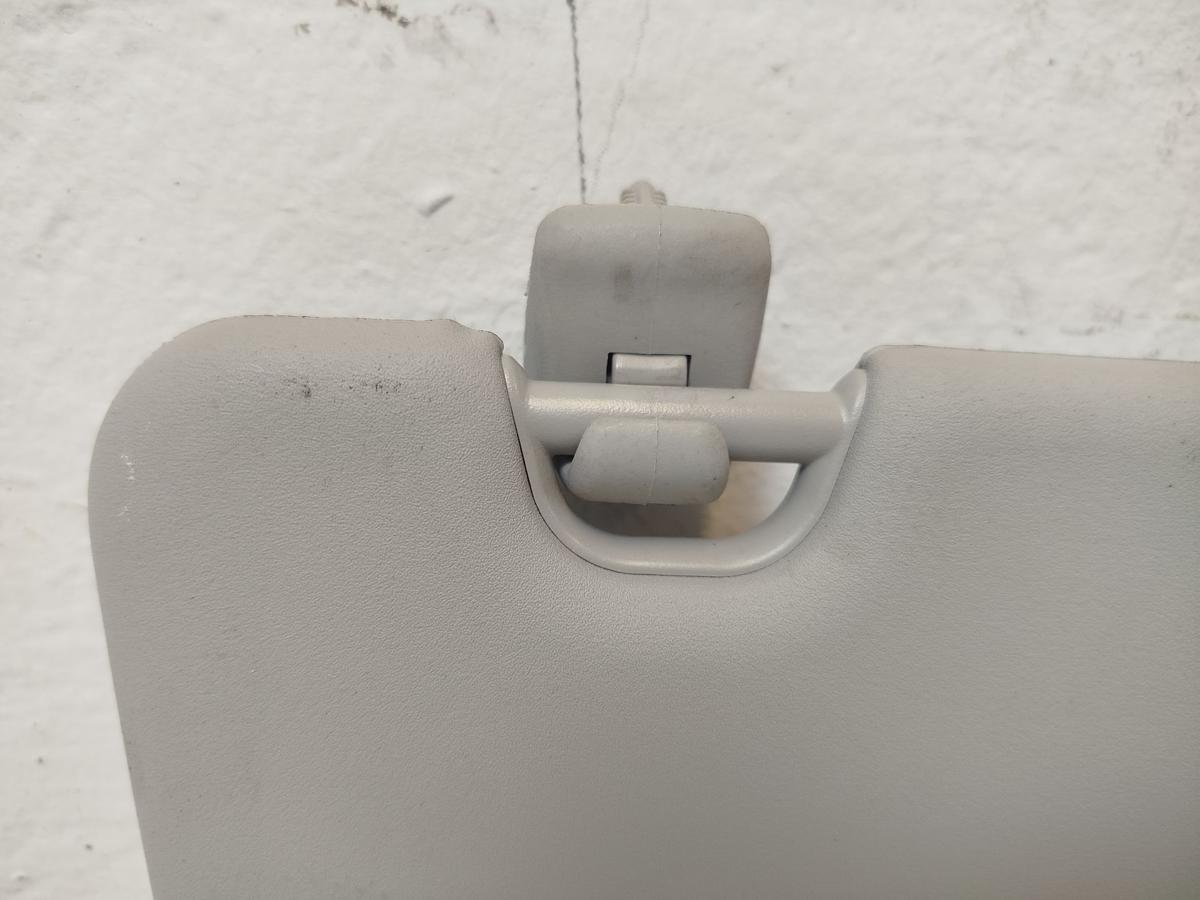 Hyundai i30 PD Mild Hybrid Sonnenblende vorn links mit Spiegel Fahrerseite