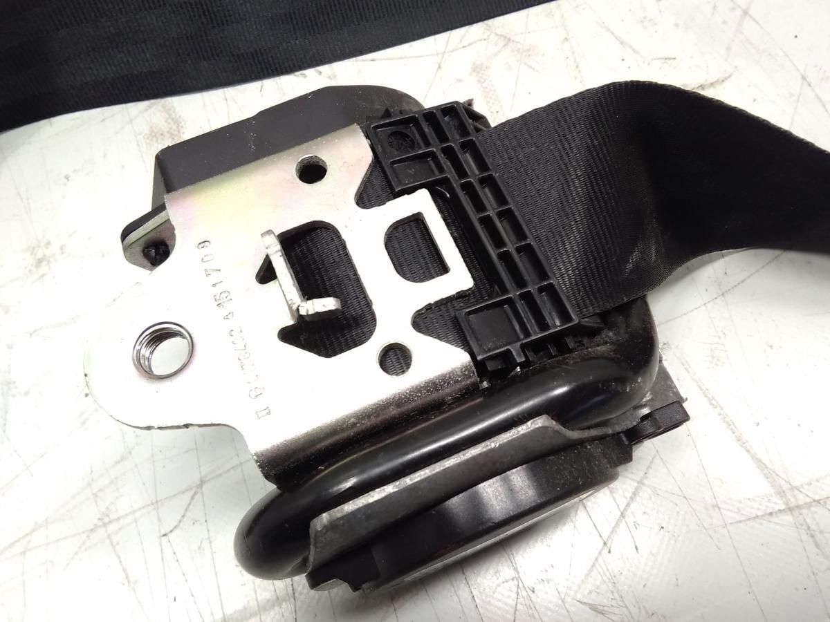 Ford Focus 3 original Sicherheitsgurt vorn rechts schwarz unfallfrei Bj.2015 BM5161294ADW