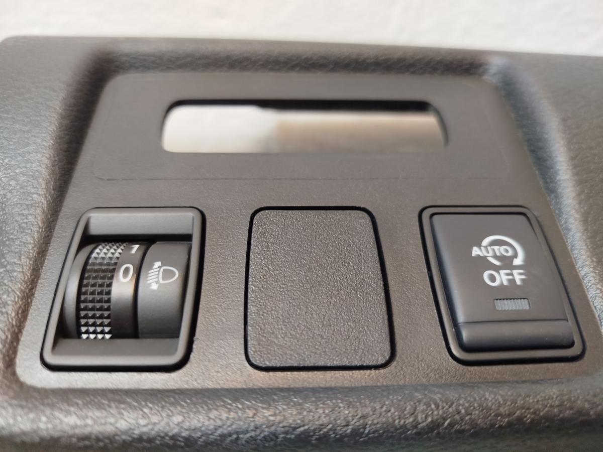 Nissan Micra K14 Innenverkleidung Armaturenbrett unten links Lenks&auml;ule