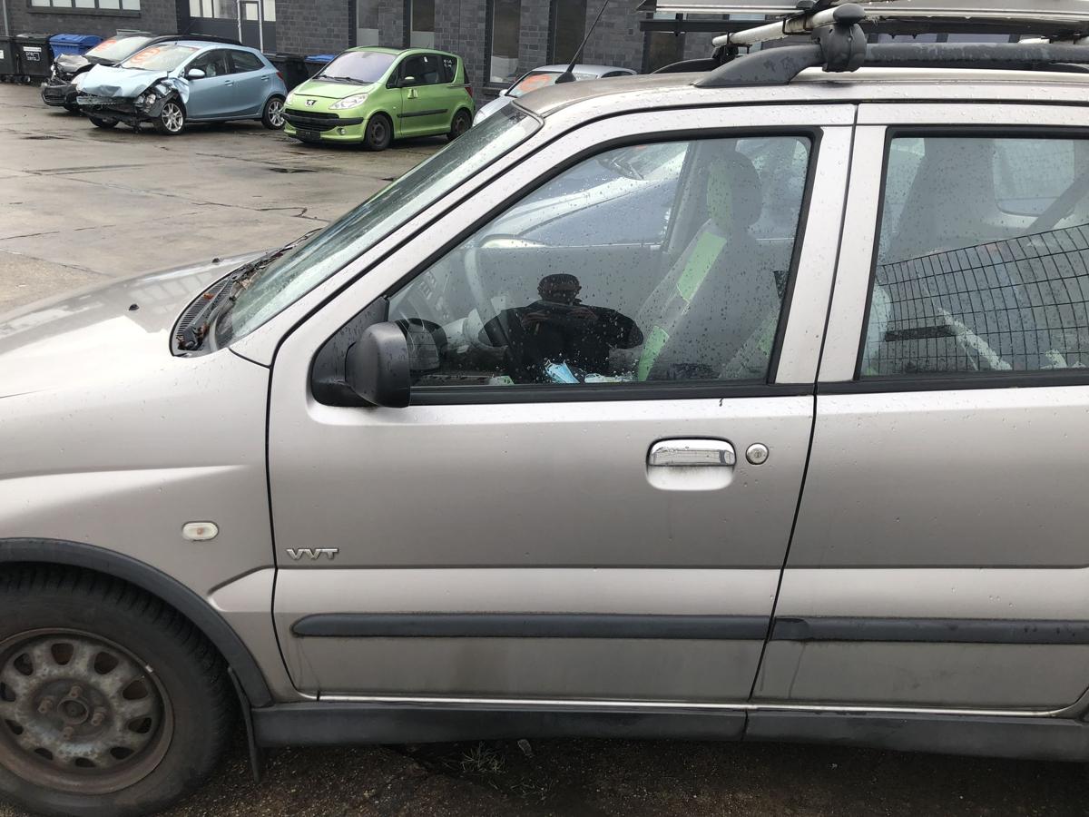 Suzuki Ignis Typ MH T&uuml;r vorne links Fahrert&uuml;r Autot&uuml;r Rohbau C08 Platinsilbermet