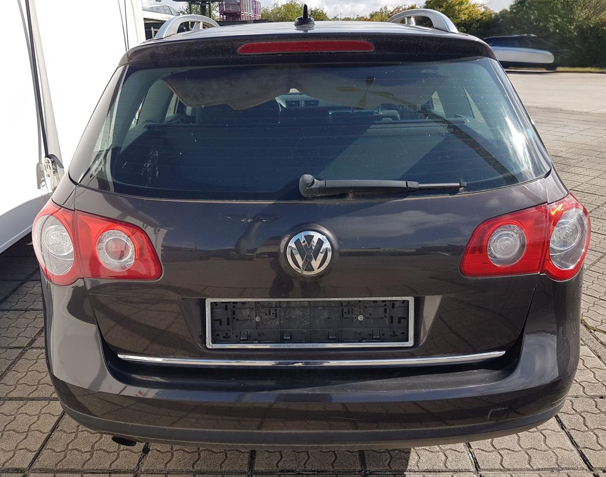 VW Passat 3C Variant Sto&szlig;stange Sto&szlig;f&auml;nger hinten in LC8Z Mocca Brown Bj08 Kombi