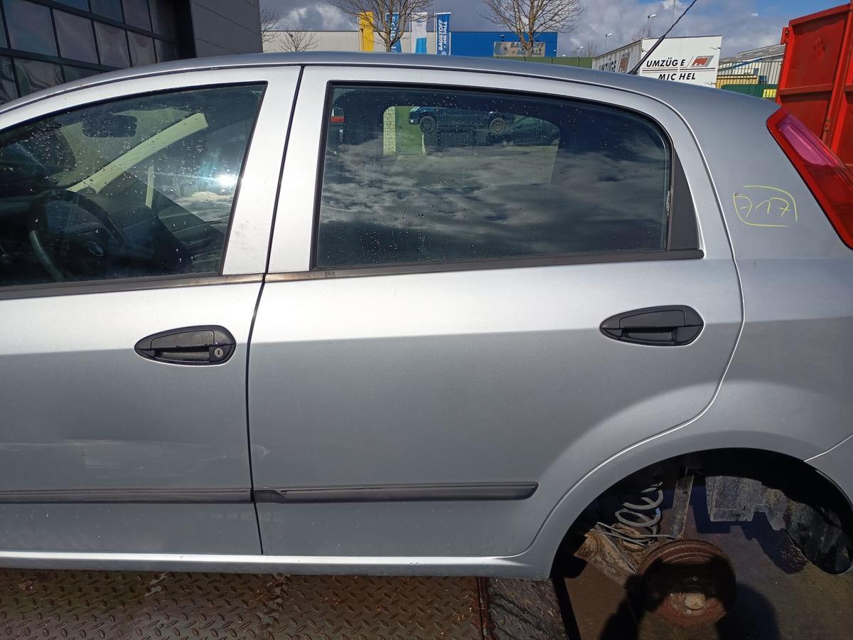 Fiat Grande Punto 199 original T&uuml;r hinten links Fond 589/A Jungle grey Bj 2009