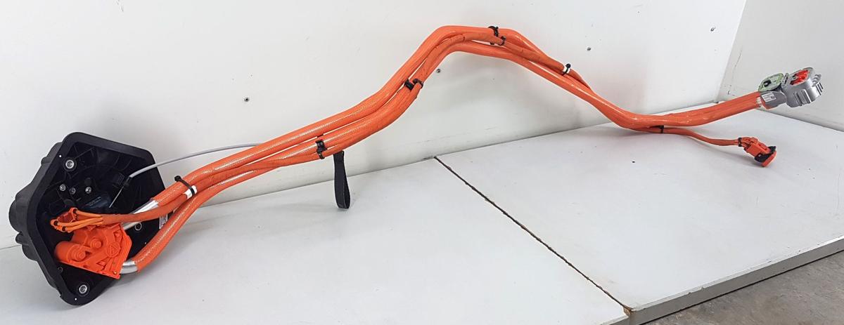 Tesla Model Y Hochvoltleitung Ladekabel Bj2022 1501773-79-B mit Ladedose
