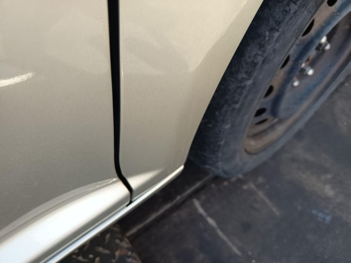 Toyota Avensis T25 original Kotfl&uuml;gel rechts Seitenteil 1C0 Polarsilber Bj 2005