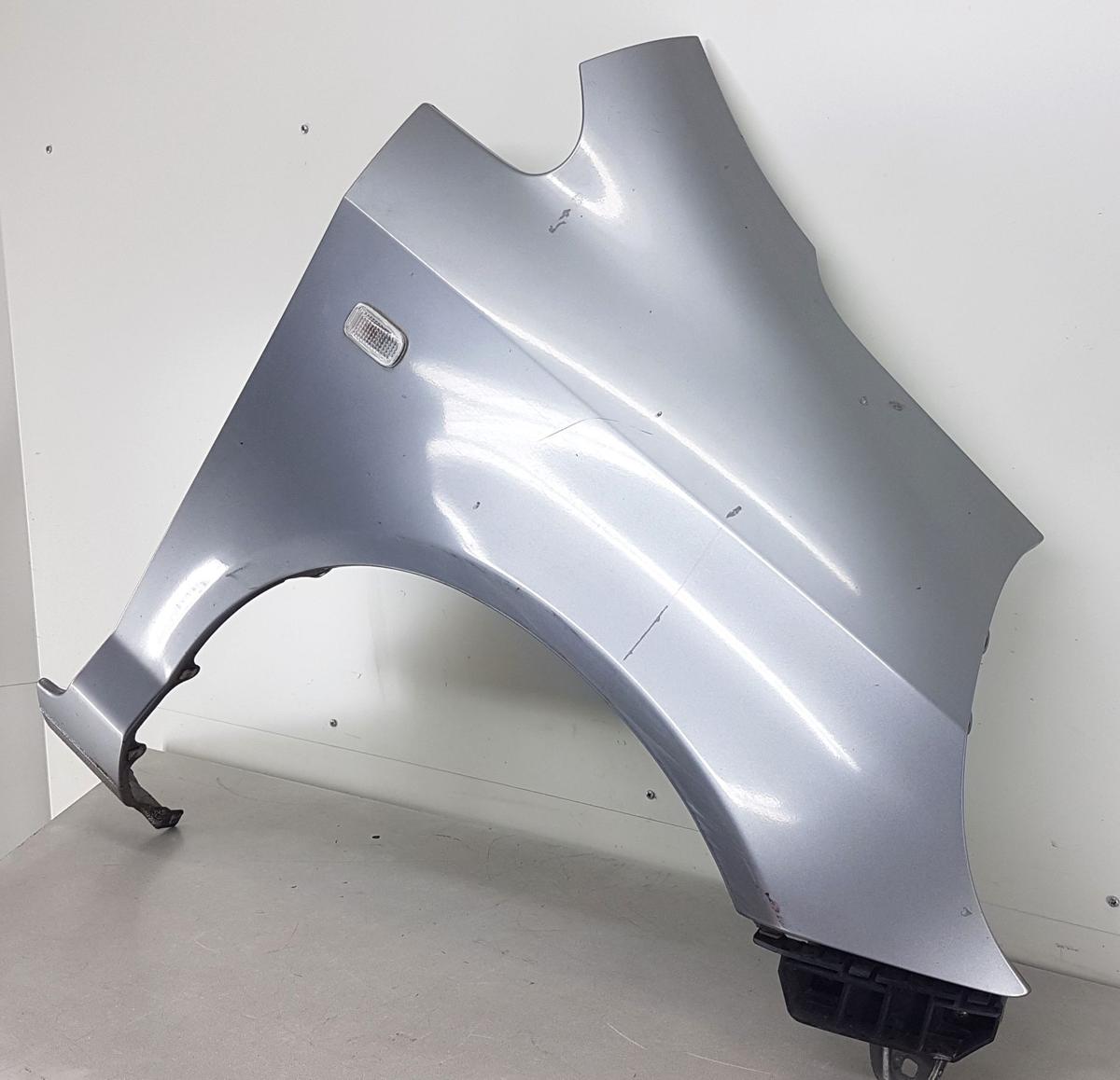 Honda Jazz Kotflügel rechts in Satin Silver Met Bj2004
