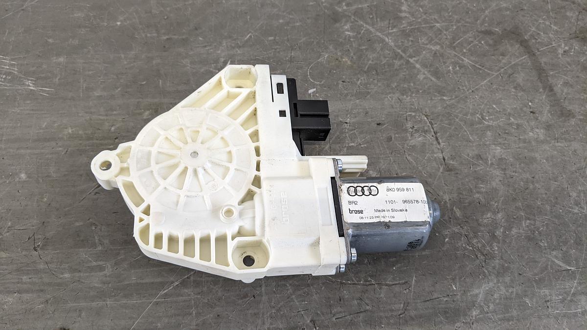 Skoda Yeti 5L Fensterhebermotor vorn links 8K095981