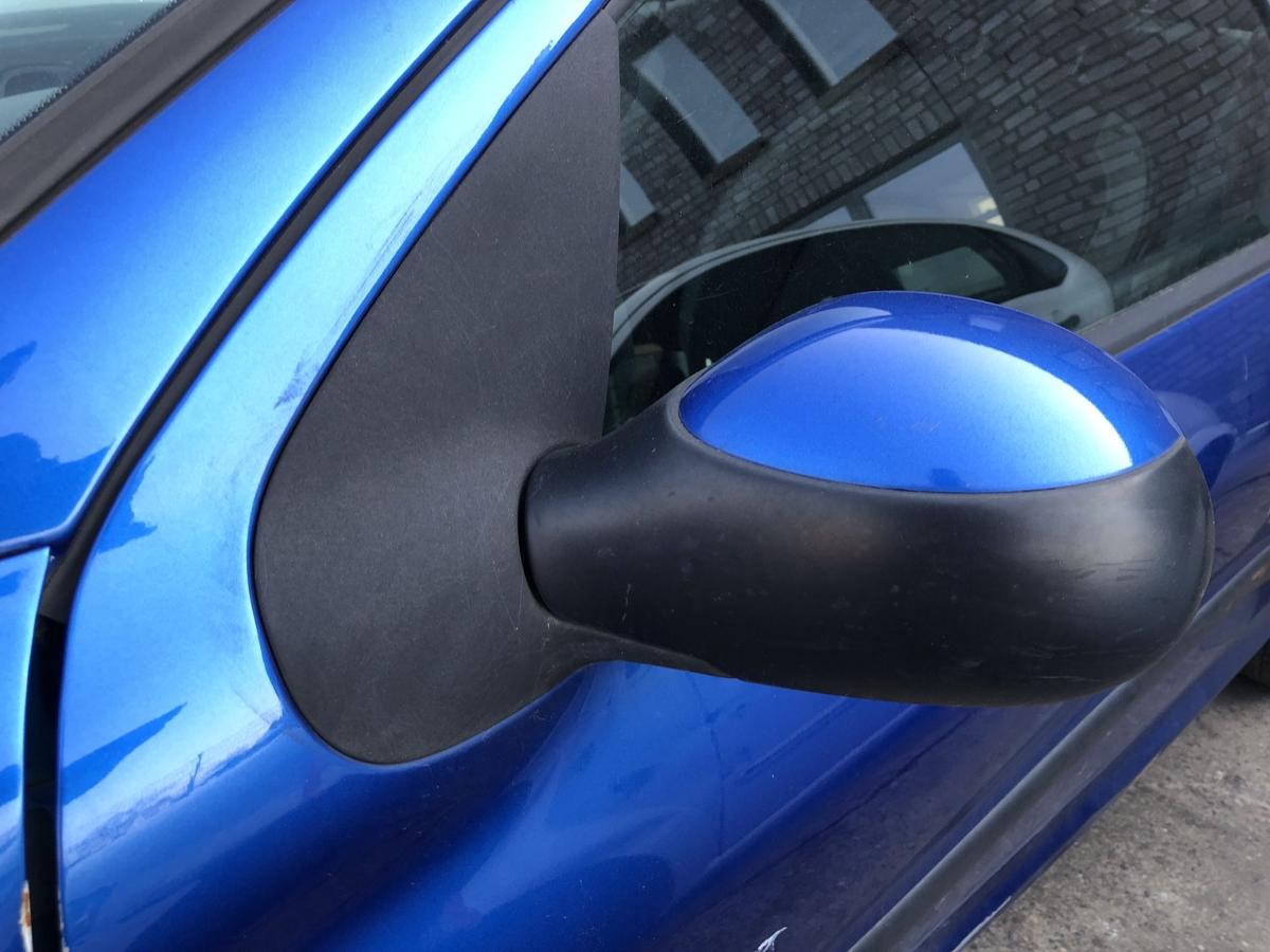 Peugeot 206+ Au&szlig;enspiegel links Seitenspiegel manuelle Verstellung Spiegel KGS