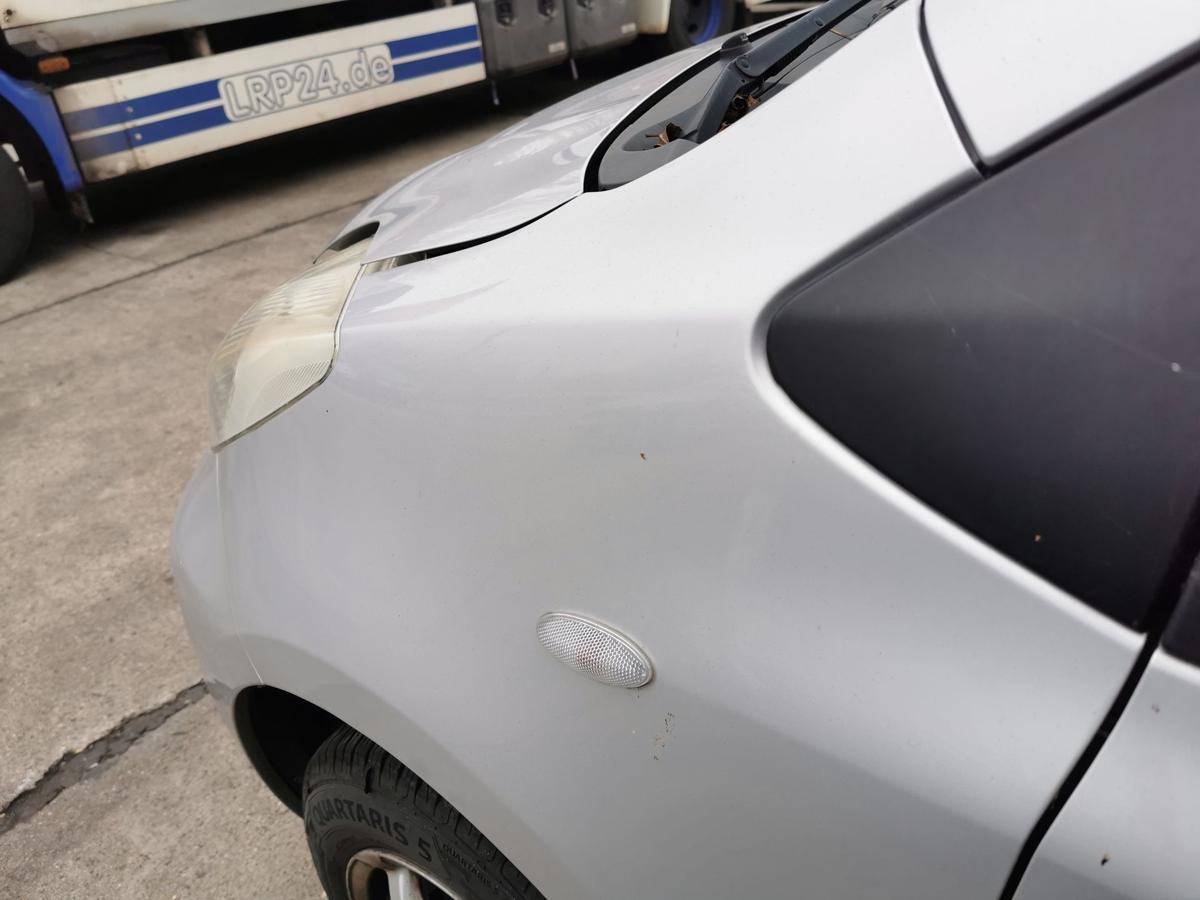 Toyota Yaris XP9 Kotflügel Fender Seitenwand vorn links 1E7 Silver Pearl Met