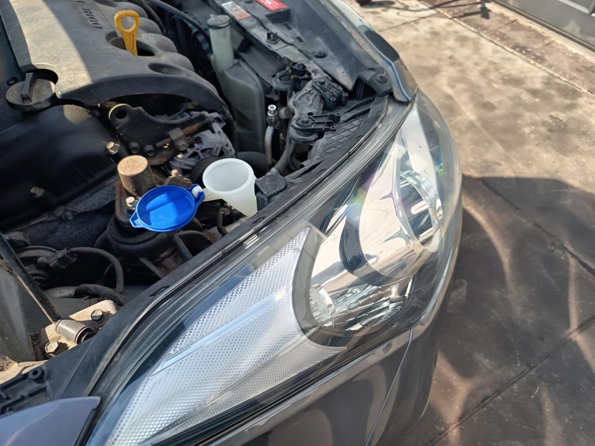 Hyundai i30 GD original Hauptscheinwerfer rechts Halogen Frontlicht Bj 2013