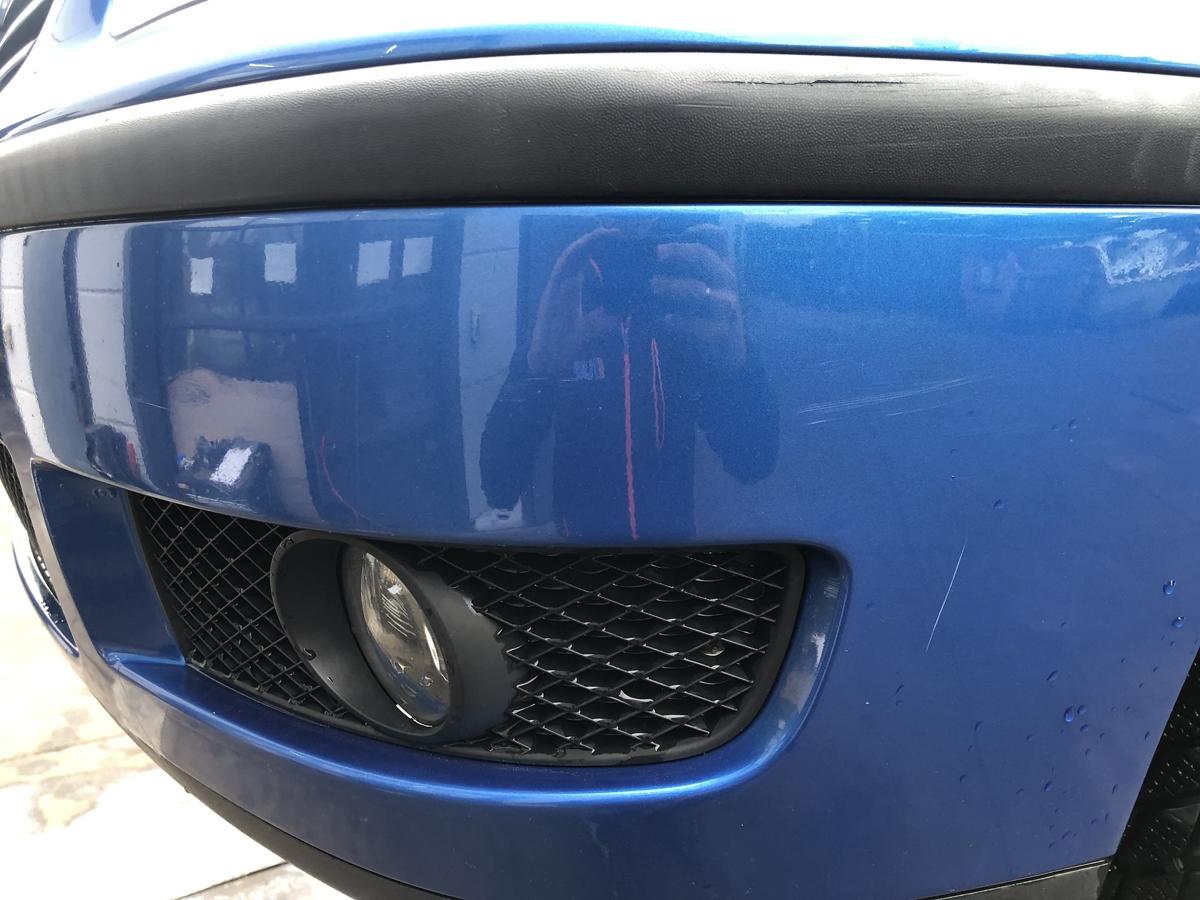 VW Polo 6N2 original Stoßstange Fänger vorn/Front A5M Mercatoblau Bj 2001