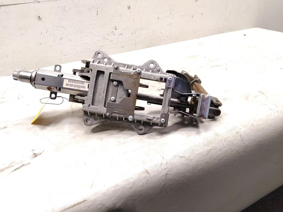 Audi A3 8P original Lenks&auml;ule mit Mantelrohr manuell verstellbar Bj.2013