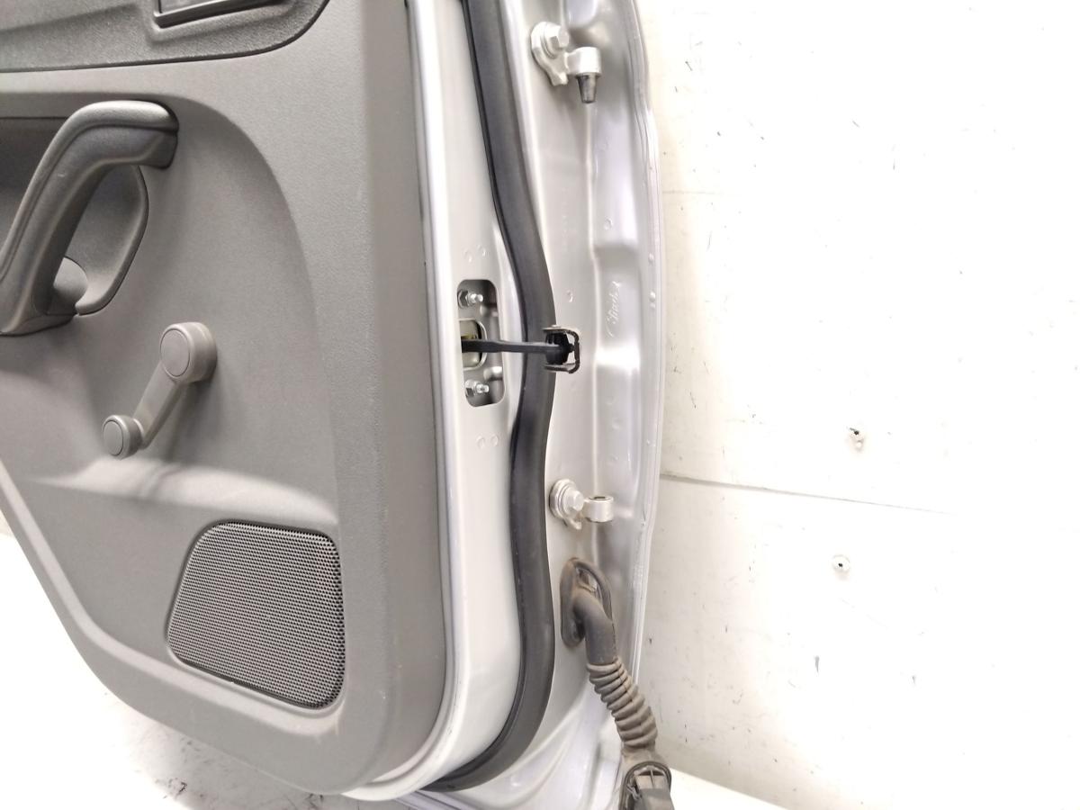 Ford Focus 2 Limo Facelift T&uuml;r hinten links polarsilbermetallic Bj.2009