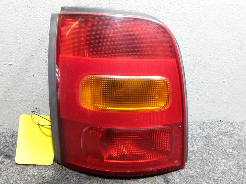 Nissan Micra K11 BJ 1999 Rücklicht links Rückleuchte Heckleuchte 98-00 Hella