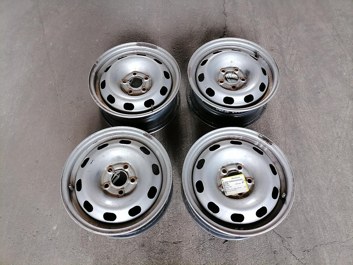 VW Golf 4 IV 97-05 Satz Stahlfelgen 6x15 ET38 silber